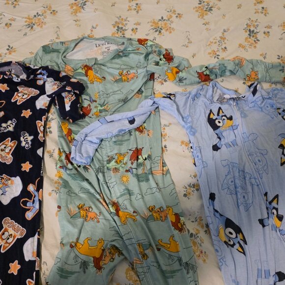 3 Toddler Pajamas - Worn Once - Bluey & Lion King Size 4T & 5T - Picture 3 of 4